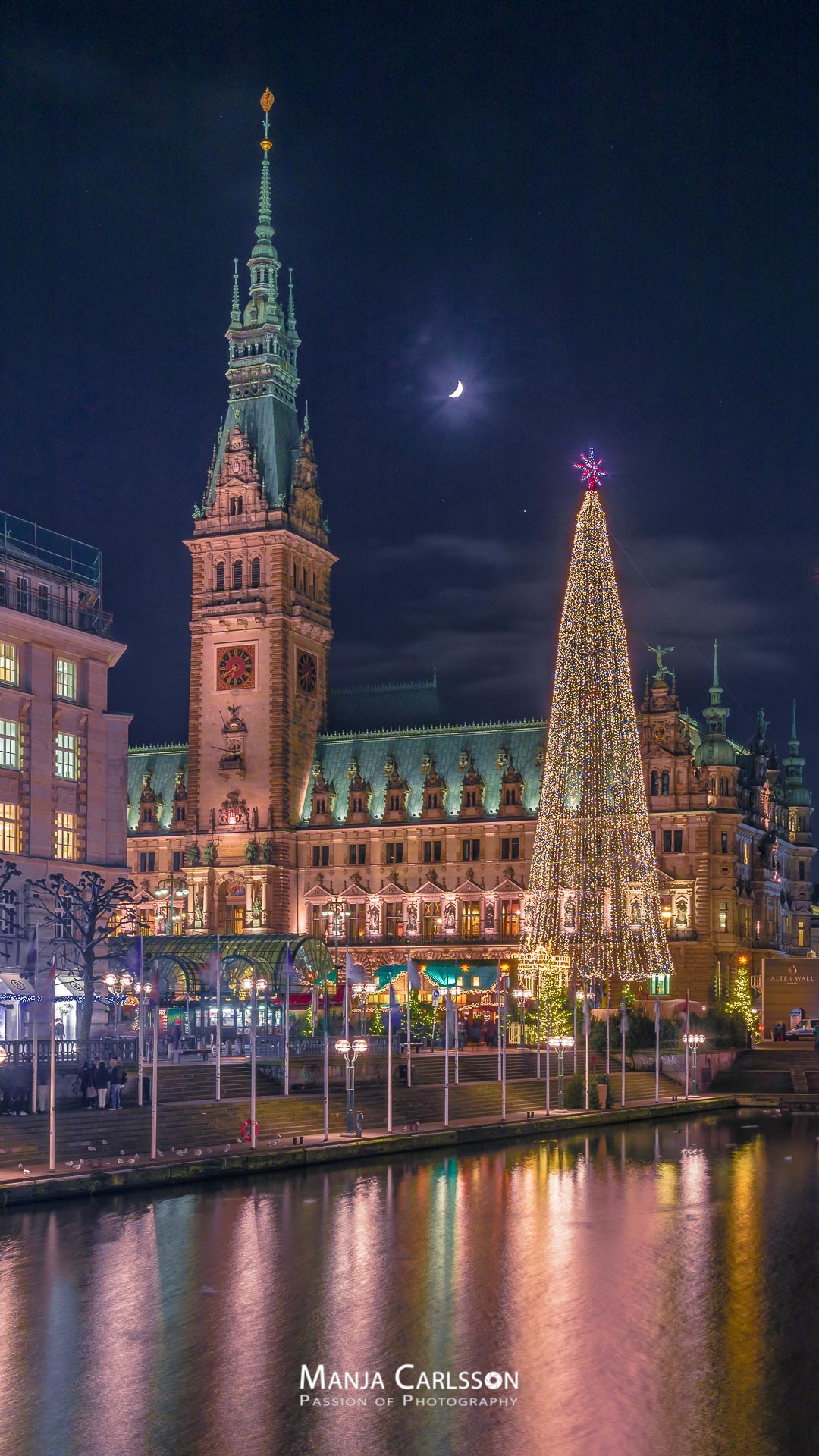 Hamburg Rathaus Weihnachtsmarkt (f/16, ISO 100, 40mm, 6Sek.)