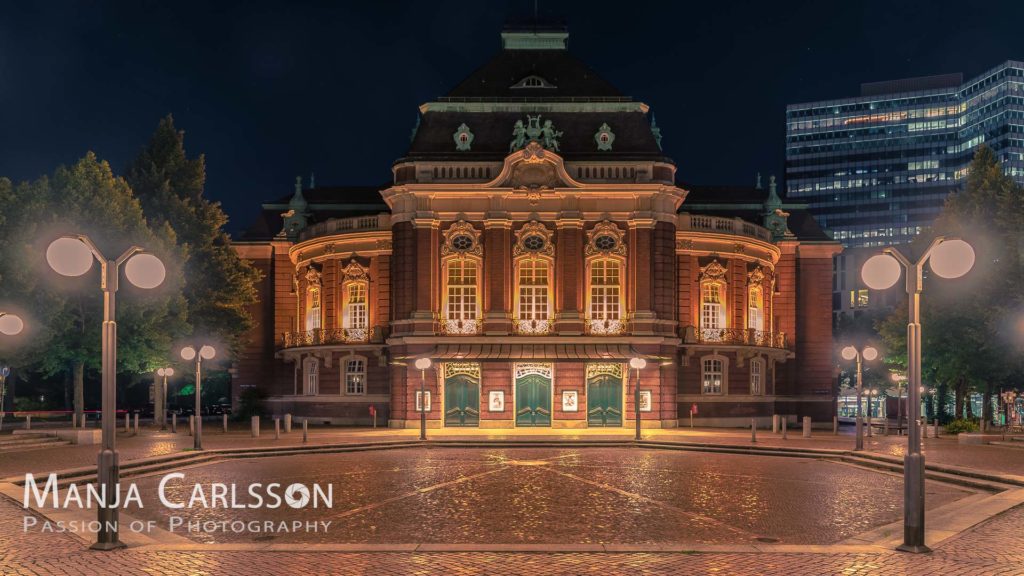 Musikhalle Hamburg - Laeiszhalle (f/8 , ISO 100, 24mm., 8 Sek.)