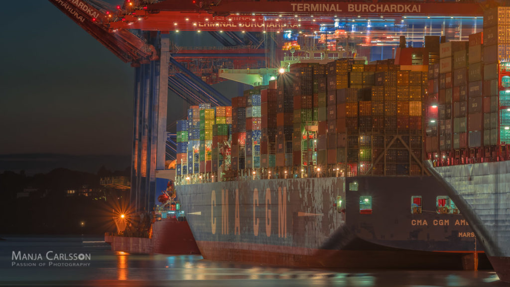 Terminal Burchhardkai - CMA CGM (f/20, 30 Sek., ISO 100, 310mm)