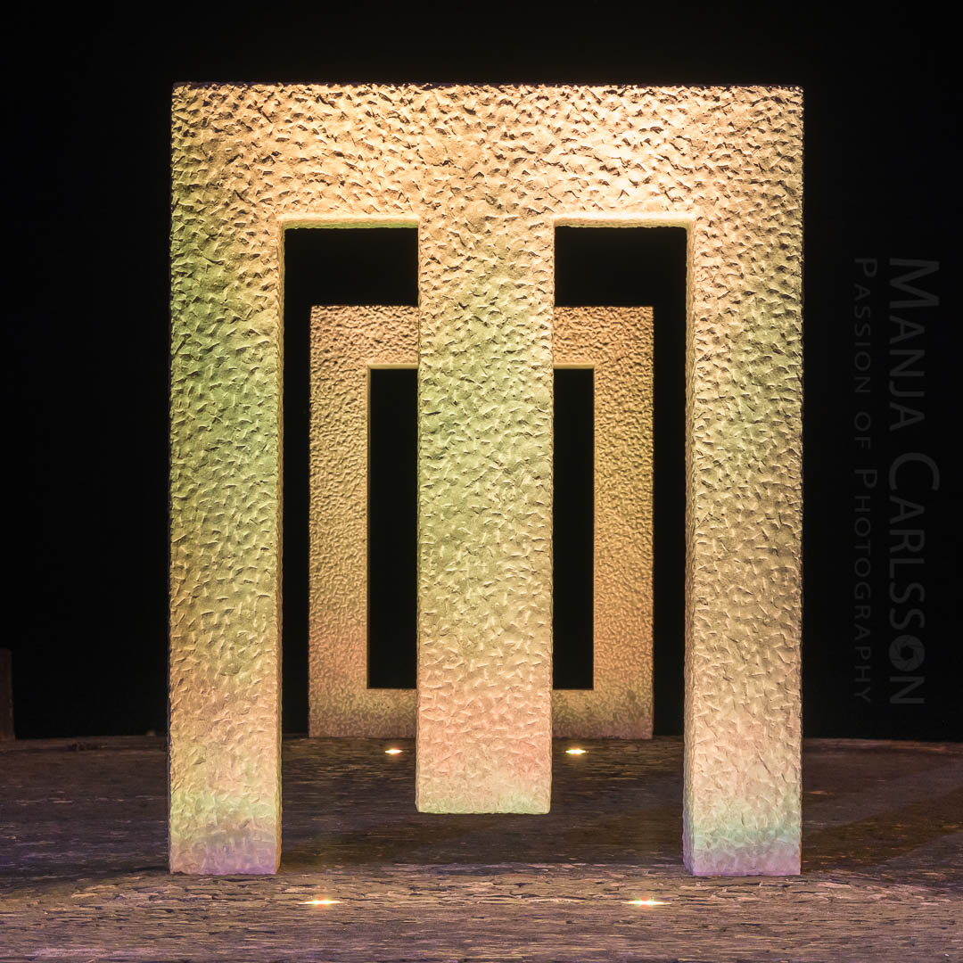 Puerta sin puerta (Kan Yasuda) in Garachico - ocker Licht in Frontansicht