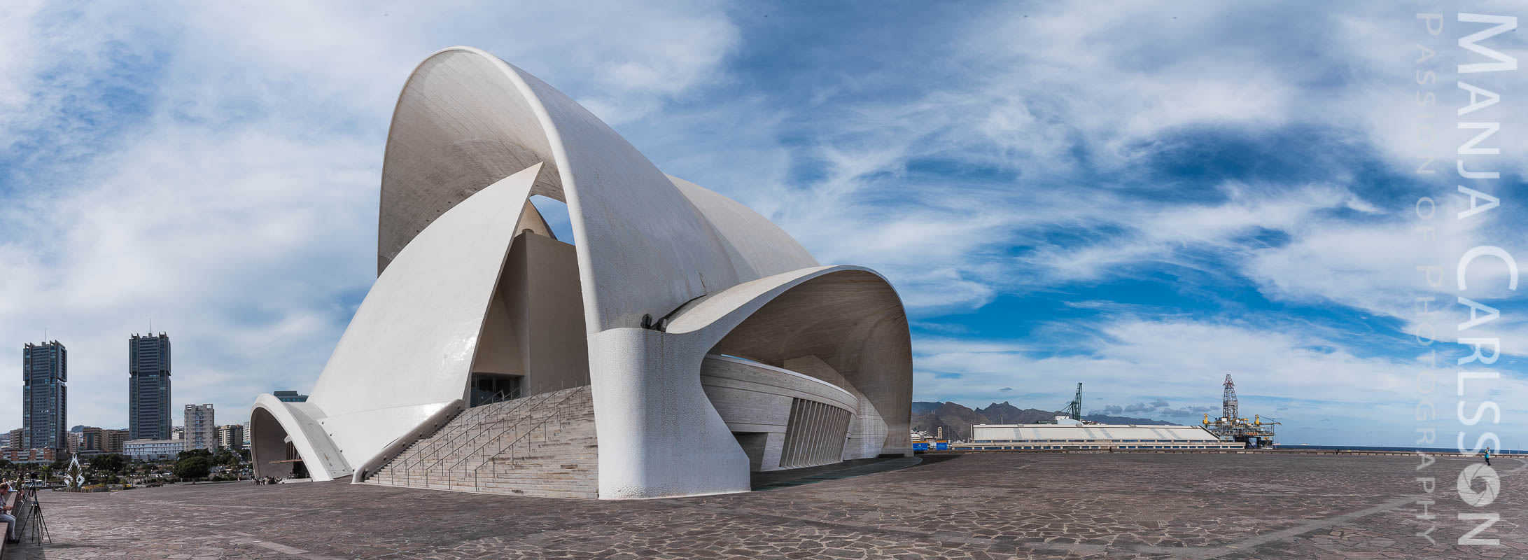 Auditorium Santa Cruz / Tenerife (Panorama) mit Blick auf die Stadt - architektonische Highlight auf Teneriffa