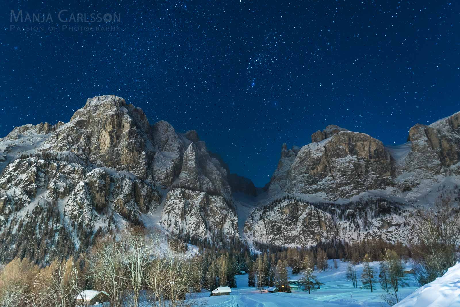Sella Massiv mit Blick ins Mittagstal - Val Mezdì - Sternbild Orion - f/2.0 | ISO 640 | 13 Sek | 20mm