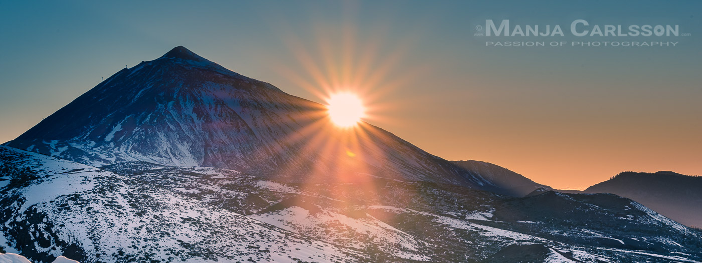 Teide Schneelandschaft im winterlichen Sonnenuntergangslicht