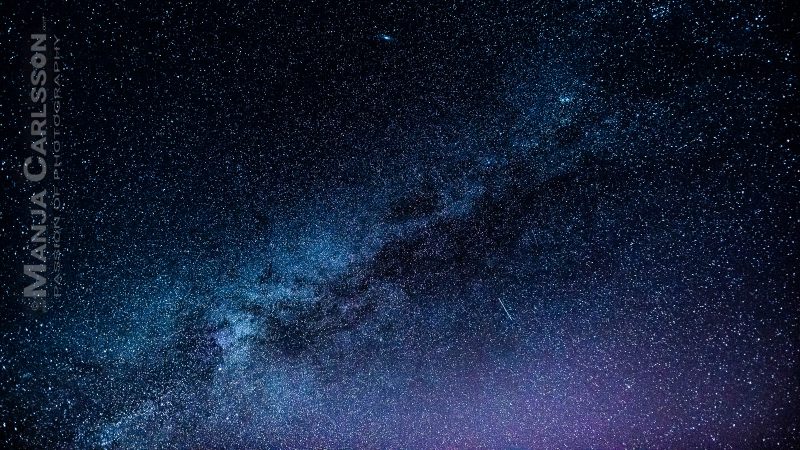 Blick auf die Milchstraße über uns am Himmel